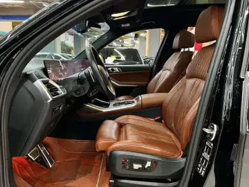2023 BMW X7 с пробегом 68 000 км