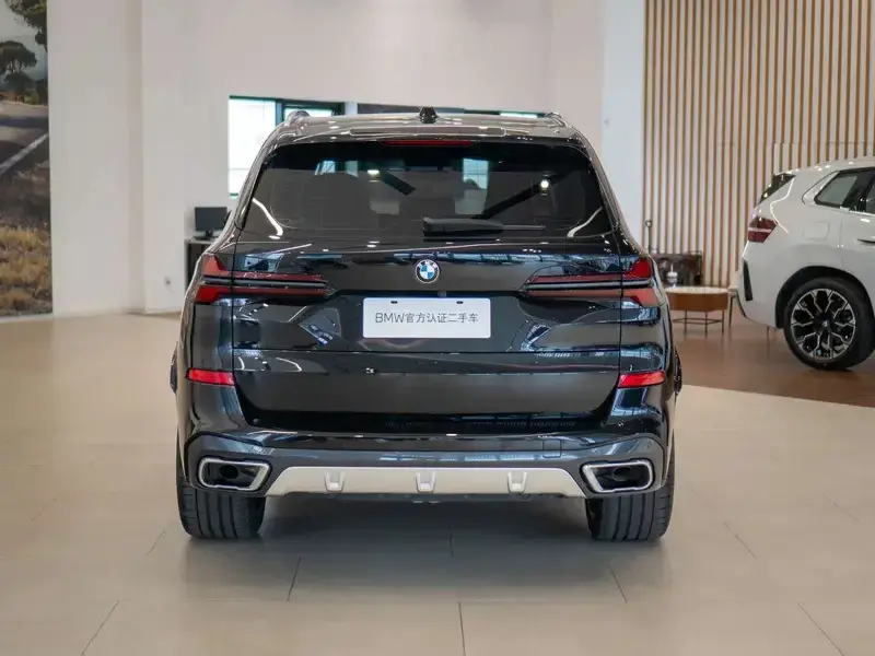 2023 BMW X5 с пробегом 10 000 км