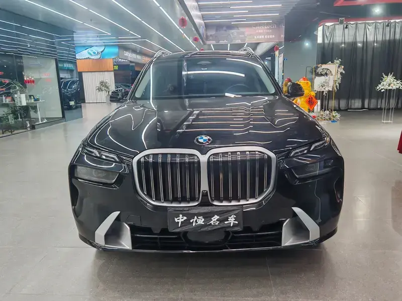 2023 BMW X7 с пробегом 25 000 км
