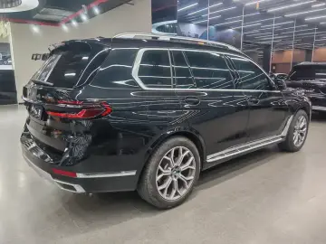 2023 BMW X7 с пробегом 25 000 км