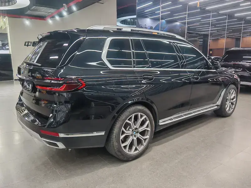2023 BMW X7 с пробегом 25 000 км