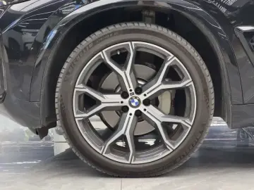 2025 BMW X5 с пробегом 19 600 км