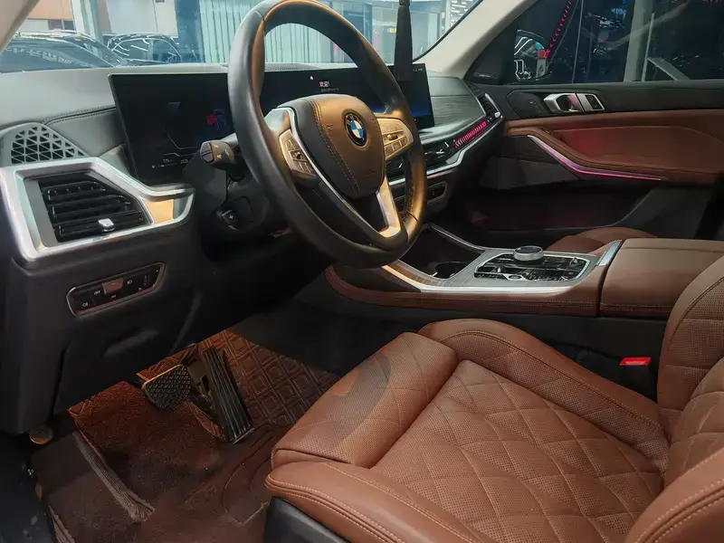 2023 BMW X7 с пробегом 25 000 км