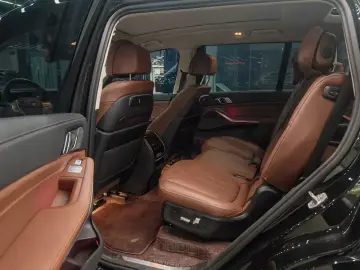 2023 BMW X7 с пробегом 25 000 км