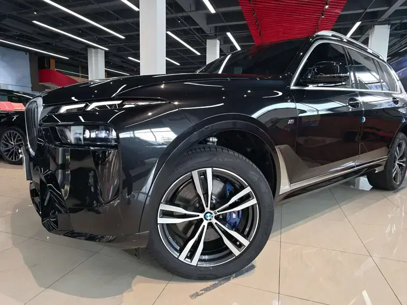 2023 BMW X7 с пробегом 9 000 км