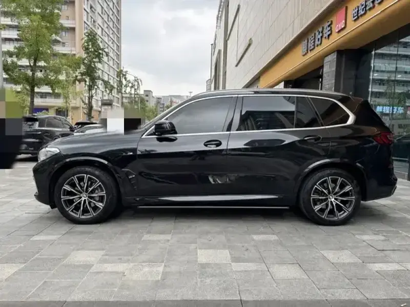2022 BMW X5 с пробегом 81 000 км
