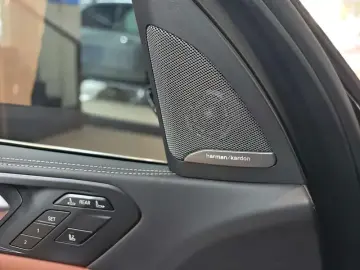 2023 BMW X7 с пробегом 9 000 км