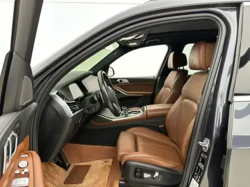 2020 BMW X7 с пробегом 150 000 км