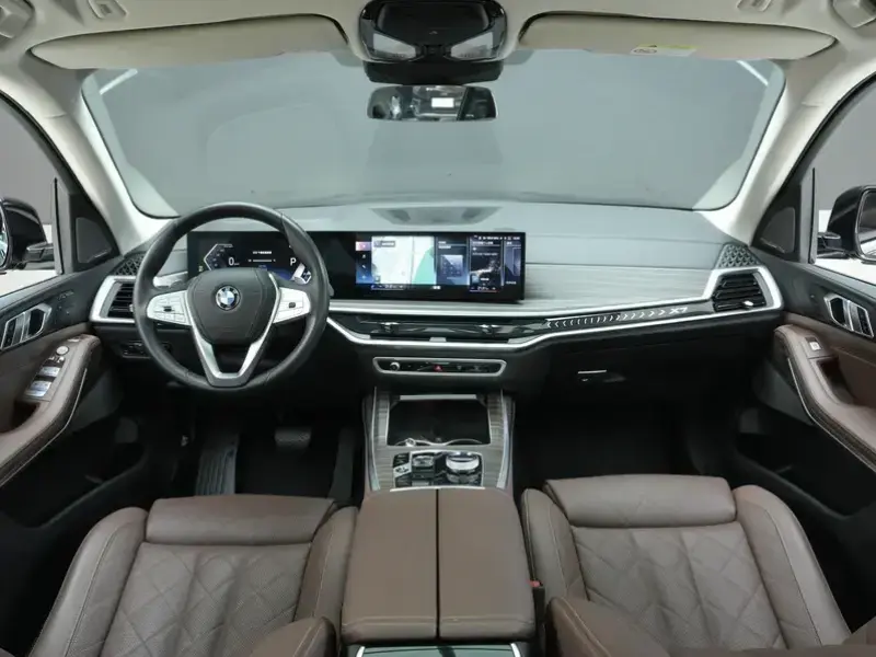 2023 BMW X7 с пробегом 48 000 км