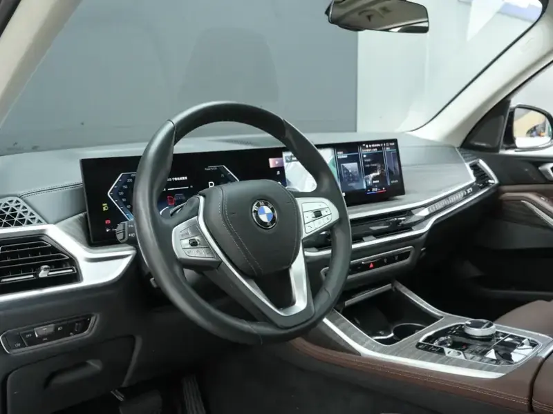2023 BMW X7 с пробегом 48 000 км
