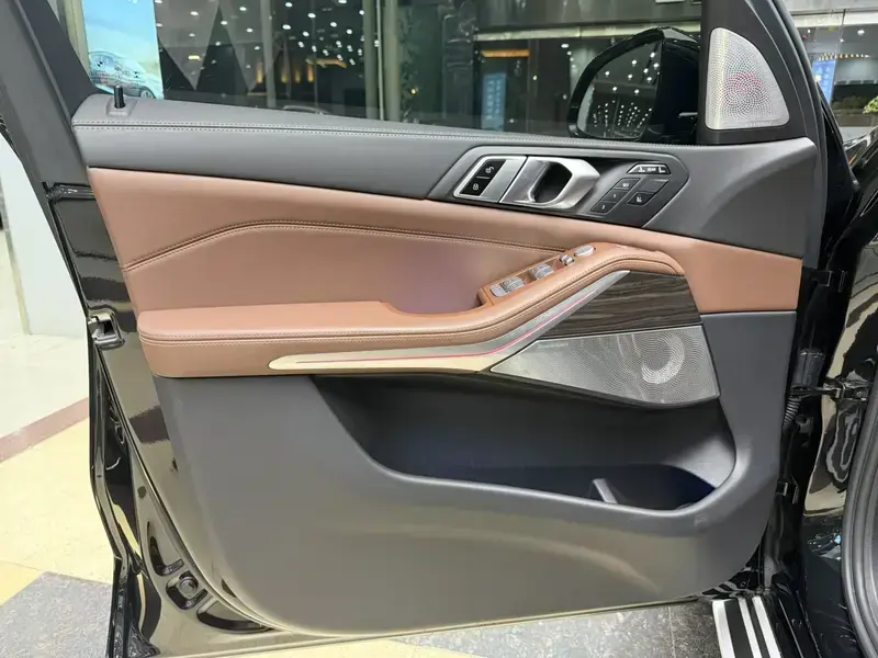 2023 BMW X7 с пробегом 83 000 км