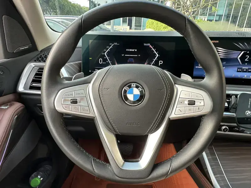 2024 BMW X7 с пробегом 6 000 км