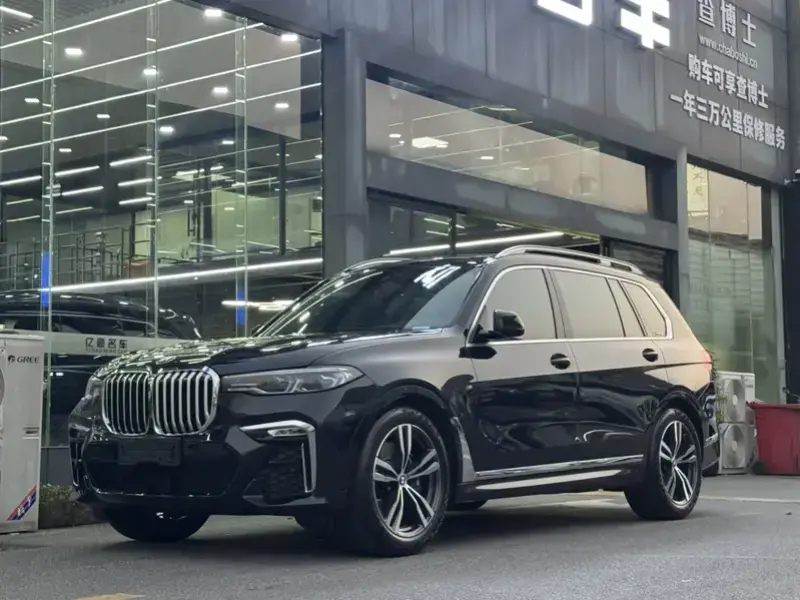 2022 BMW X7 с пробегом 25 000 км
