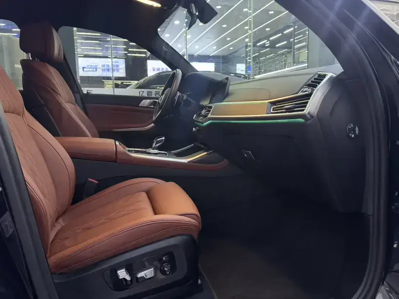 2022 BMW X7 с пробегом 25 000 км