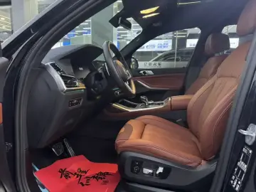 2022 BMW X7 с пробегом 25 000 км
