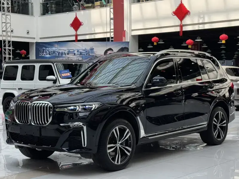 2022 BMW X7 с пробегом 98 000 км