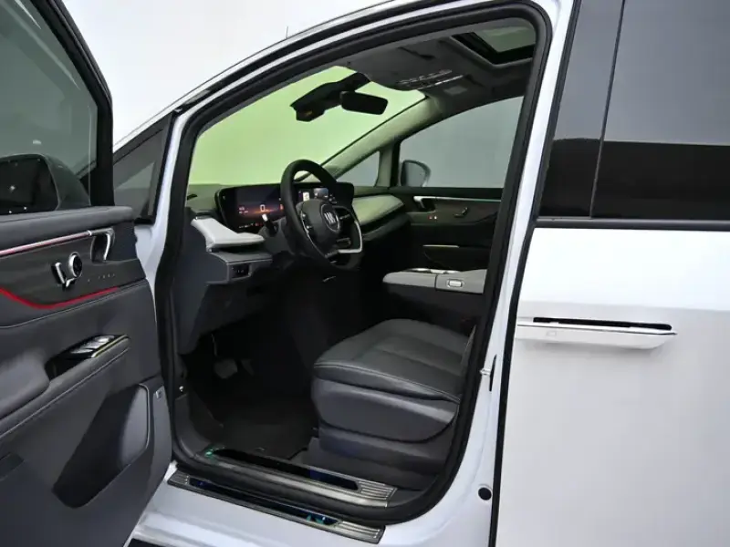 2026 Buick GL8 с пробегом 15 900 км
