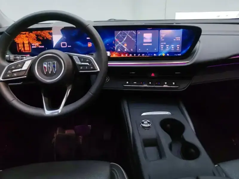 2025 Buick Envision с пробегом 22 000 км