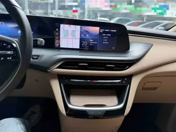 2025 Buick GL8 с пробегом 15 900 км