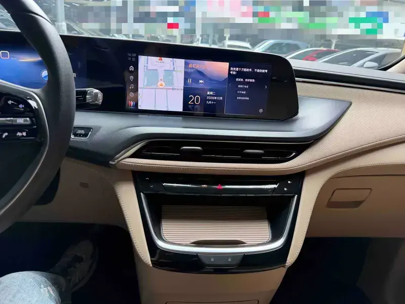 2025 Buick GL8 с пробегом 15 900 км