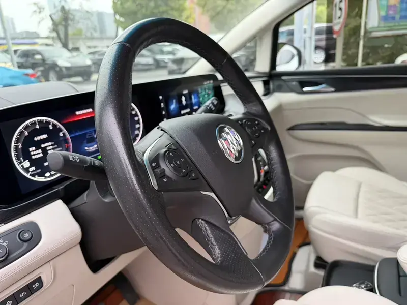 2020 Buick GL8 с пробегом 86 000 км