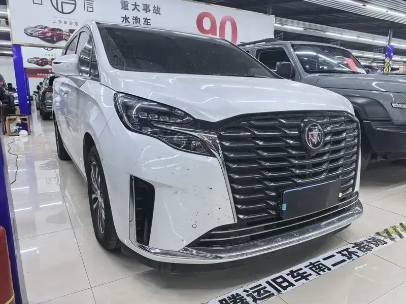 2023 Buick GL8 с пробегом 51 000 км