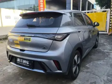 2023 BYD Dolphin с пробегом 16 000 км