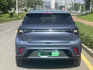 2025 BYD Dolphin с пробегом 23 000 км