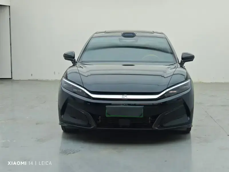 2025 BYD Han L с пробегом 13 000 км