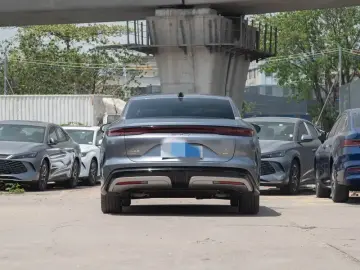 2025 BYD Han L с пробегом 3 900 км