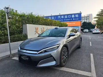 2025 BYD Han L с пробегом 11 000 км