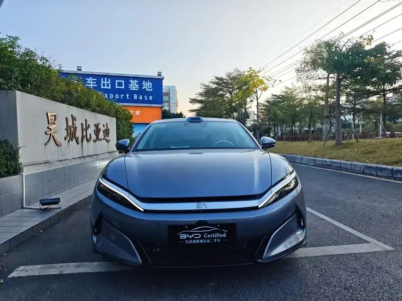 2025 BYD Han L с пробегом 11 000 км