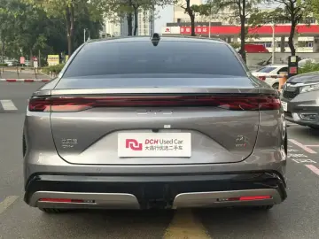2025 BYD Han L с пробегом 8 800 км