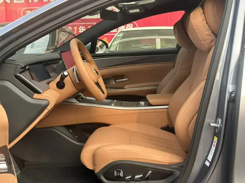 2025 BYD Han L с пробегом 8 800 км