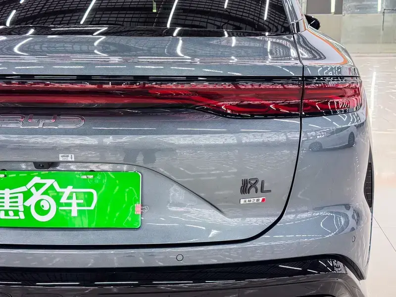 2025 BYD Han L с пробегом 16 000 км