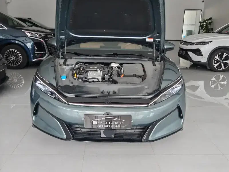 2025 BYD Han L с пробегом 700 км
