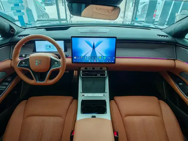 2025 BYD Han L с пробегом 700 км