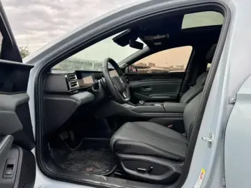 2025 BYD Qin L с пробегом 10 000 км
