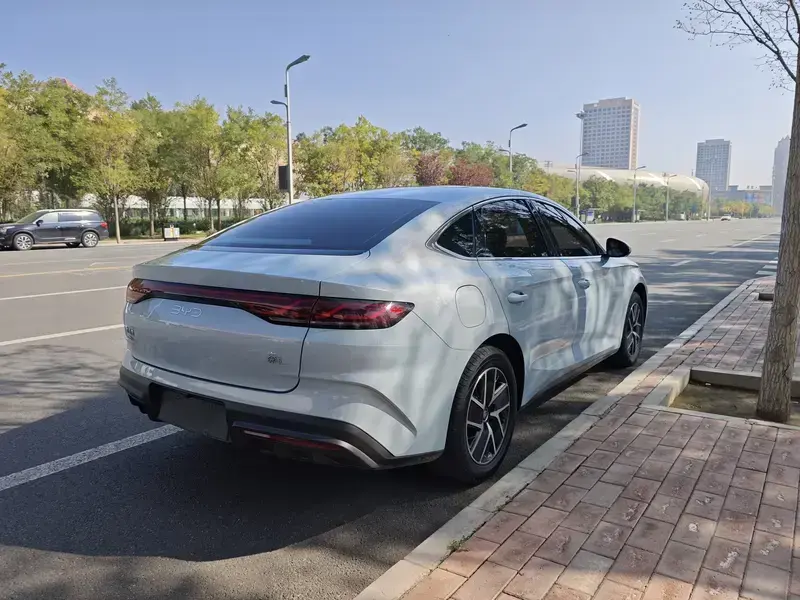 2024 BYD Qin L с пробегом 39 000 км