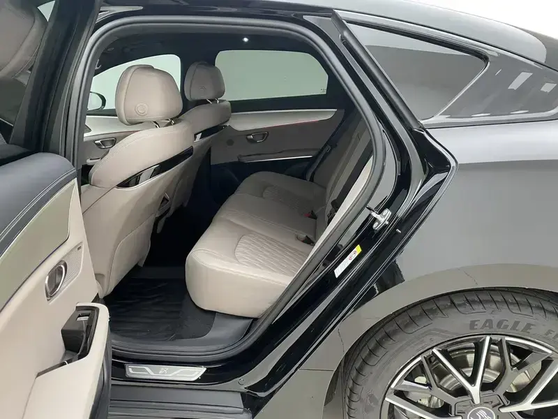 2025 BYD Han с пробегом 38 100 км