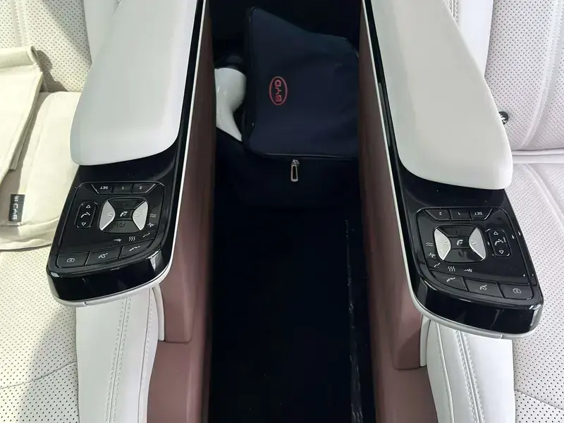 2025 BYD Xia (M9) с пробегом 3 000 км