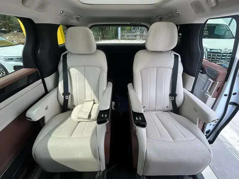 2025 BYD Xia (M9) с пробегом 3 000 км