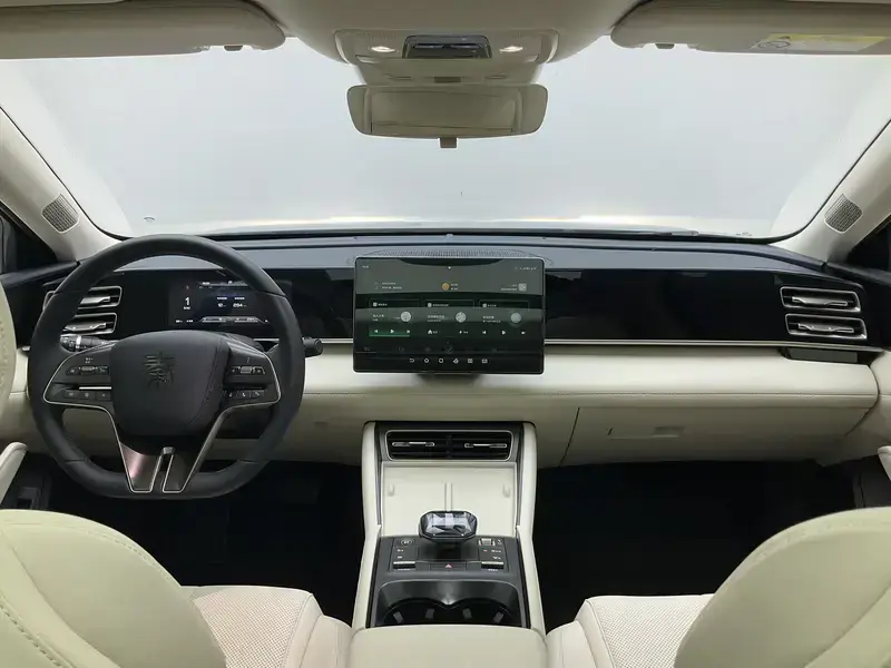 2024 BYD Qin L с пробегом 25 900 км