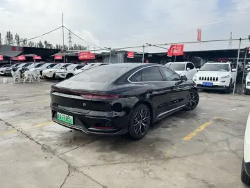 2025 BYD Han с пробегом 28 000 км