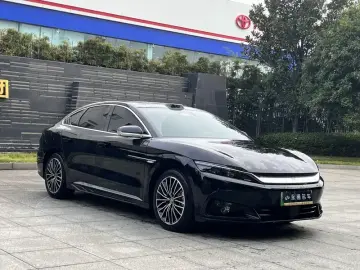 2025 BYD Han с пробегом 3 900 км