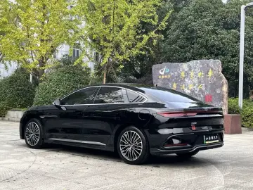 2025 BYD Han с пробегом 3 900 км