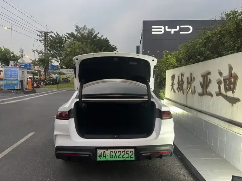 2024 BYD Qin L с пробегом 55 000 км