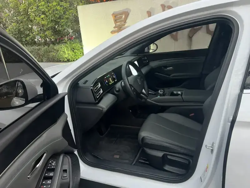 2024 BYD Qin L с пробегом 55 000 км