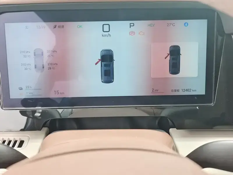 2025 BYD Xia (M9) с пробегом 12 400 км