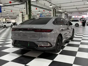 2025 BYD Han с пробегом 15 000 км